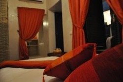 Imagen de la habitación del Hotel Maison Bahia. Foto 1