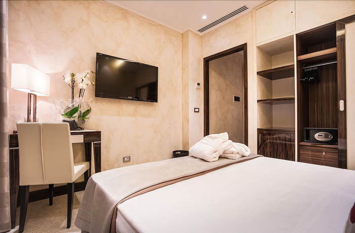 Imagen de la habitación del Hotel Maison Candia Luxury House. Foto 9