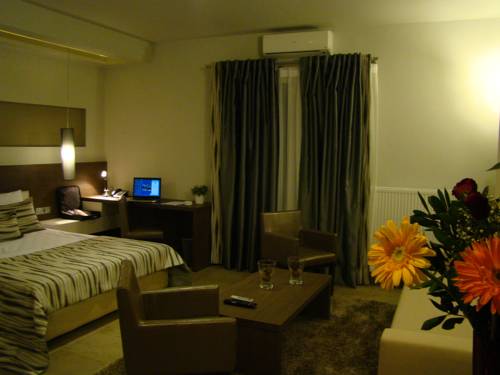 Imagen de la habitación del Hotel Maison, Chalkidona. Foto 2