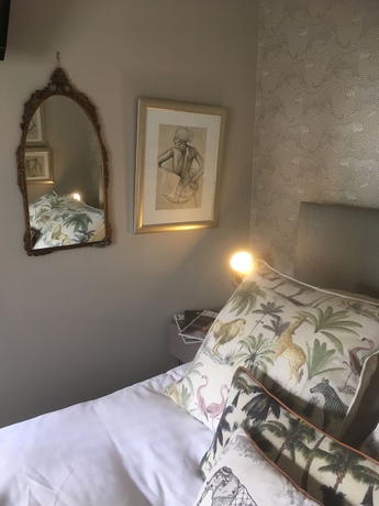 Imagen de la habitación del Hotel Maison Claire. Foto 17