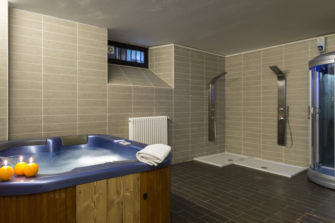 Imagen de la piscina del Hotel Maison De Neige. Foto 16