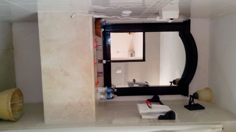 Imagen de la habitación del Hotel Maison Del Embajador. Foto 7