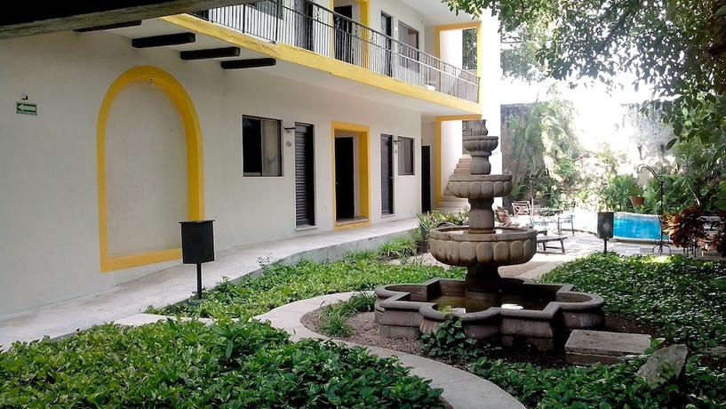 Imagen de la piscina del Hotel Maison Del Embajador. Foto 17