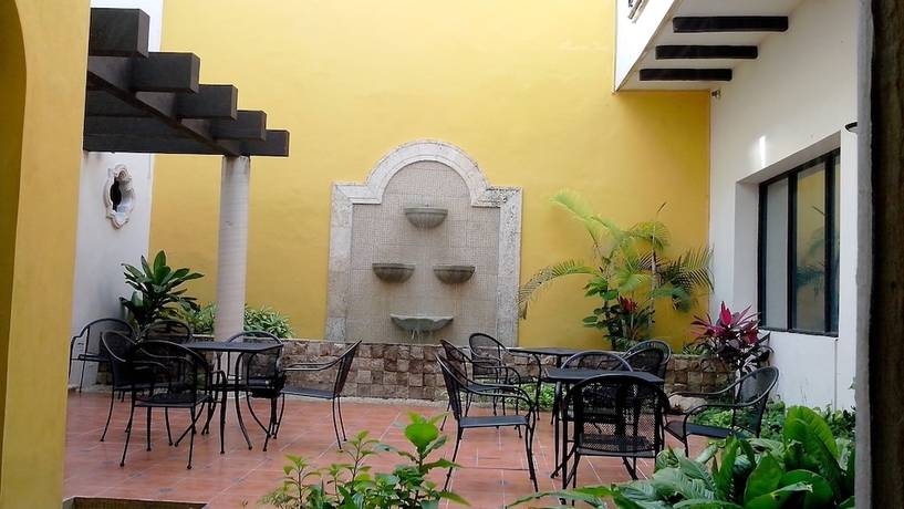 Imagen del bar/restaurante del Hotel Maison Del Embajador. Foto 2