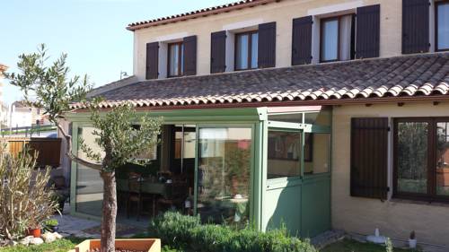 Imagen de la habitación del Hotel Maison Des Croisades. Foto 2