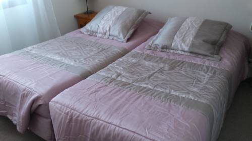 Imagen de la habitación del Hotel Maison Des Croisades. Foto 7