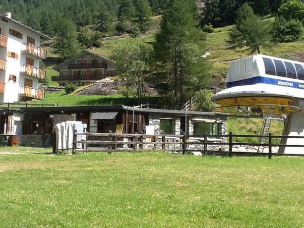 Imagen de los exteriores del Hotel Maison Des Myrtilles. Foto 13