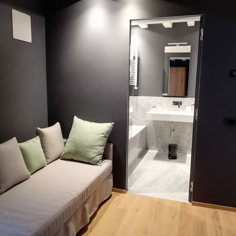 Imagen de la habitación del Hotel Maison Ducal. Foto 10