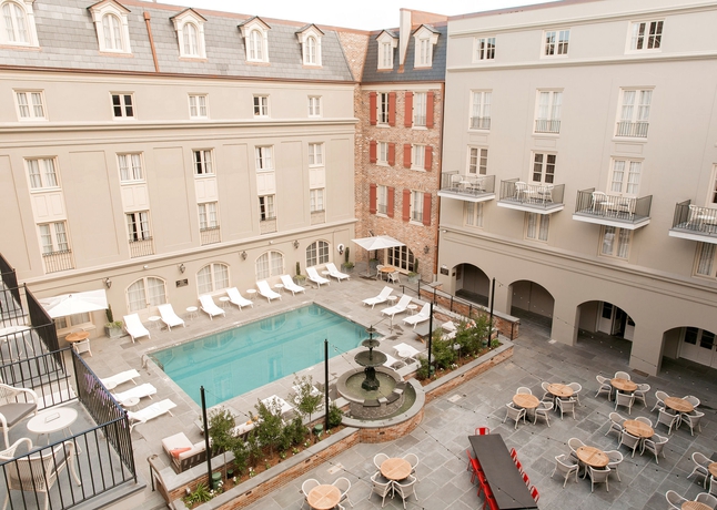 Imagen de la piscina del Hotel Maison Dupuy. Foto 11