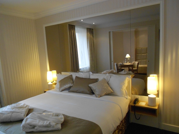 Imagen de la habitación del Hotel Maison Lutetia R. Foto 3