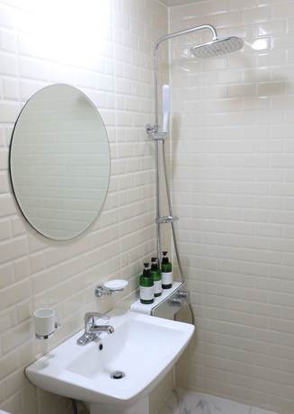 Imagen de la habitación del Hotel Maison Mini. Foto 10