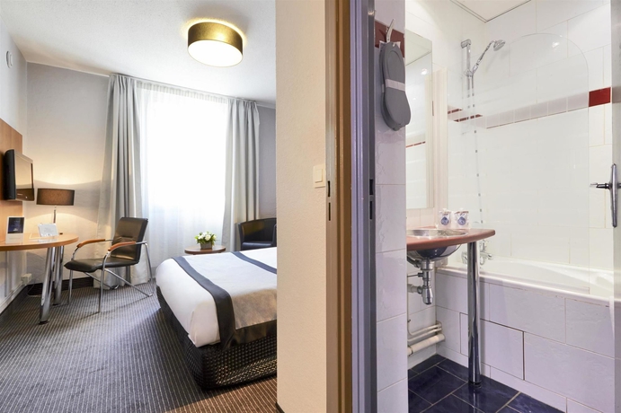 Imagen de la habitación del Hotel Maison Paradis Marseille. Foto 13