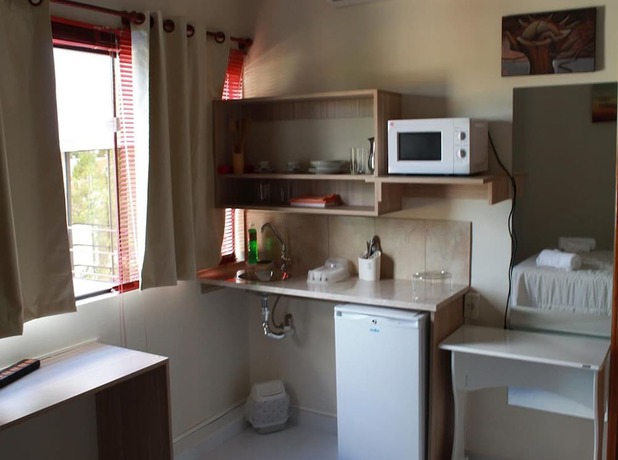 Imagen de la habitación del Hotel Maison Suisse. Foto 4