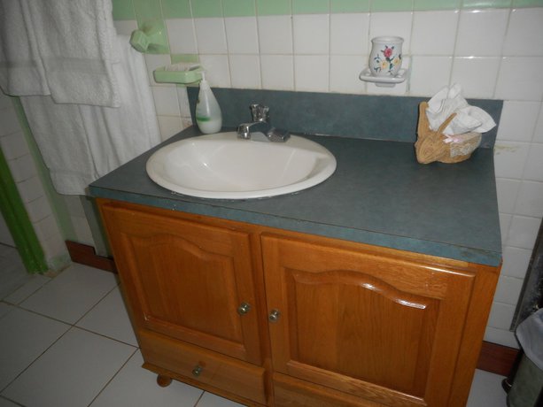 Imagen de la habitación del Hotel Maison Suisse. Foto 8