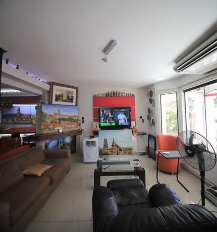 Imagen de los interiores del Hotel Maison Suisse. Foto 18