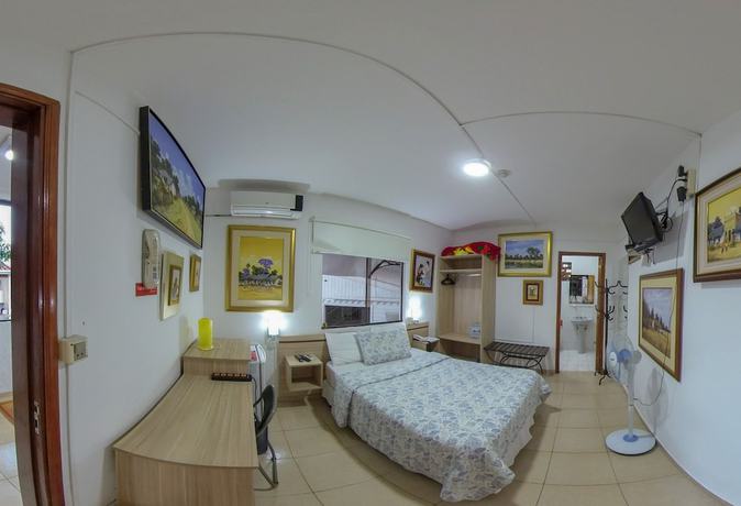 Imagen de la habitación del Hotel Maison Suisse. Foto 14