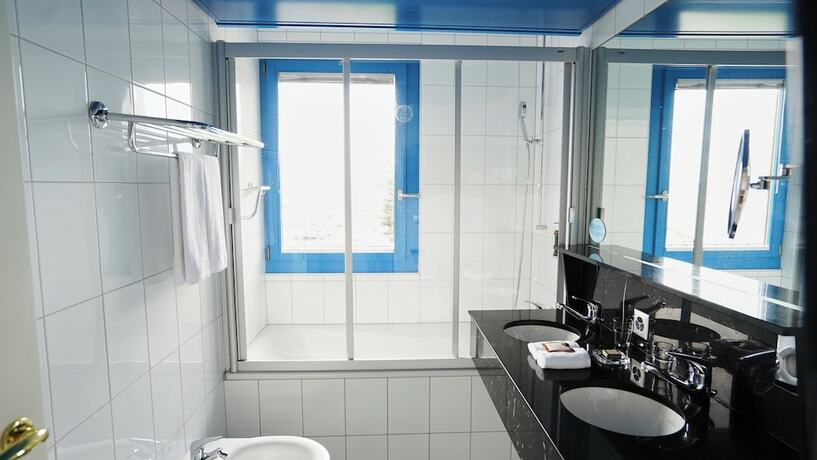 Imagen de la habitación del Hotel Maison du Lac Boutique. Foto 12