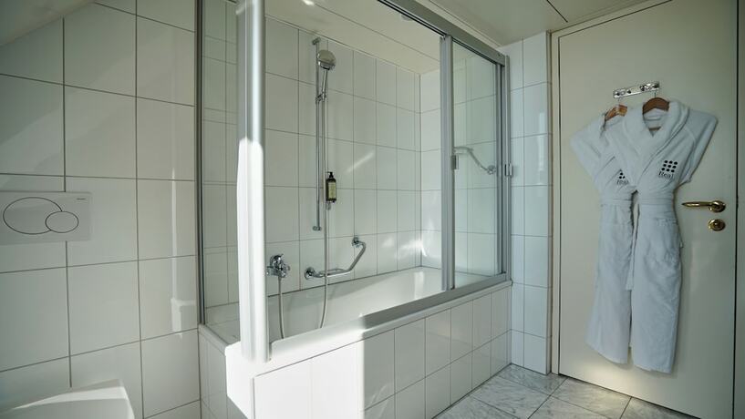 Imagen de la habitación del Hotel Maison du Lac Boutique. Foto 15