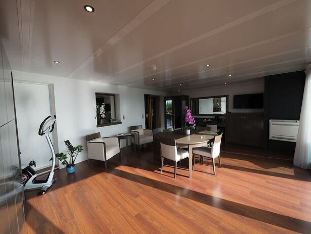 Imagen de la habitación del Hotel Maison du Lac Boutique. Foto 20