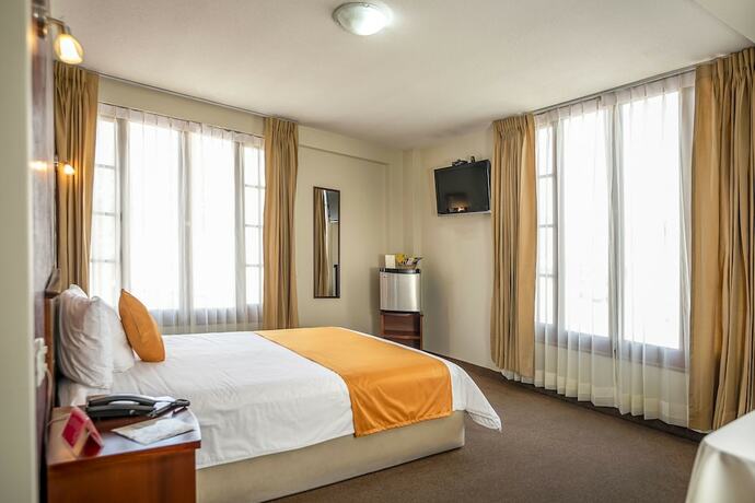 Imagen de la habitación del Hotel Maison du Soleil. Foto 14