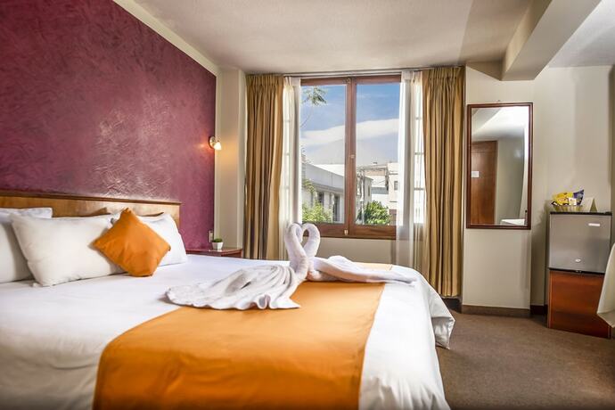 Imagen de la habitación del Hotel Maison du Soleil. Foto 15