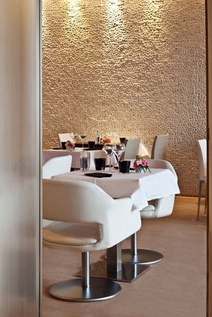 Imagen del bar/restaurante del Hotel Maisons Du Monde and Suites - Marseille Vieux Port. Foto 3