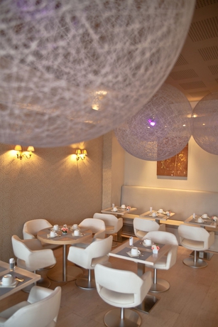 Imagen del bar/restaurante del Hotel Maisons Du Monde and Suites - Marseille Vieux Port. Foto 4