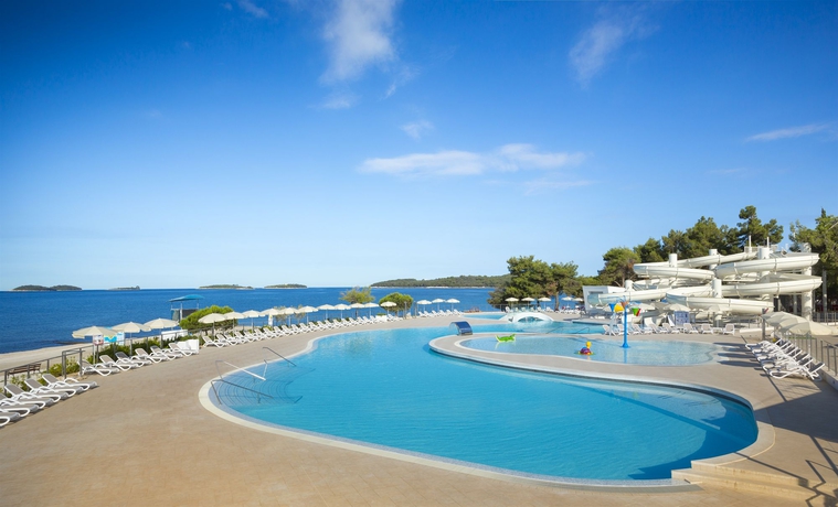 Imagen de la piscina del Hotel Maistra Apartments Villas Rubin, Rovinj. Foto 11