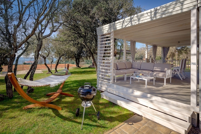 Imagen de los exteriores del Hotel Maistra Camping Amarin Mobile homes. Foto 19