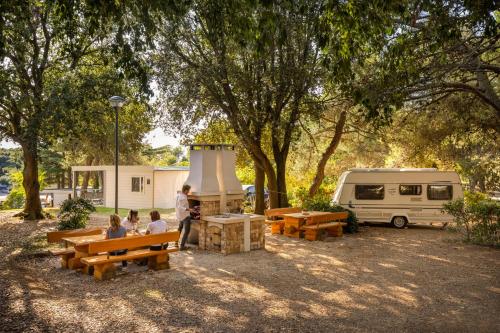 Imagen general del Hotel Maistra Camping Koversada Naturist Pitches. Foto 7