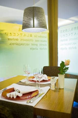 Imagen del bar/restaurante del Hotel Maistra City Vibes International. Foto 2