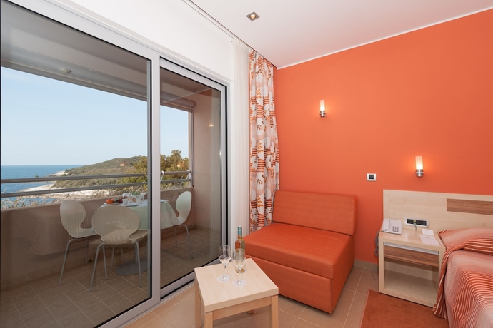 Imagen de la habitación del Hotel Maistra Resort Belvedere. Foto 7