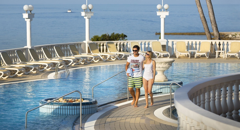 Imagen de la piscina del Hotel Maistra Select Island Katarina. Foto 13