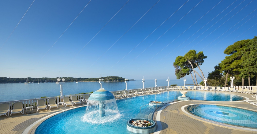 Imagen de la piscina del Hotel Maistra Select Island Katarina. Foto 15