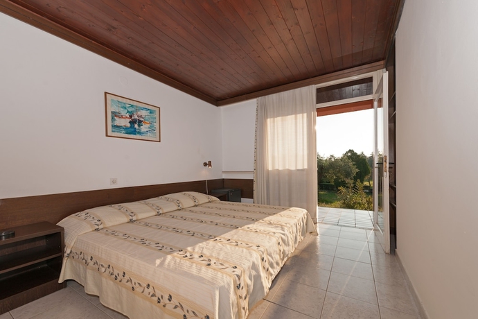 Imagen de la habitación del Hotel Maistra Select Koversada Naturist Villas. Foto 13