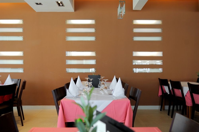 Imagen del bar/restaurante del Hotel Maistra Select Pineta. Foto 6
