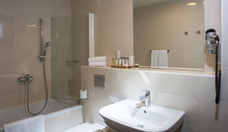 Imagen de la habitación del Hotel Maistra Select Srebreno Premium Apartments. Foto 18