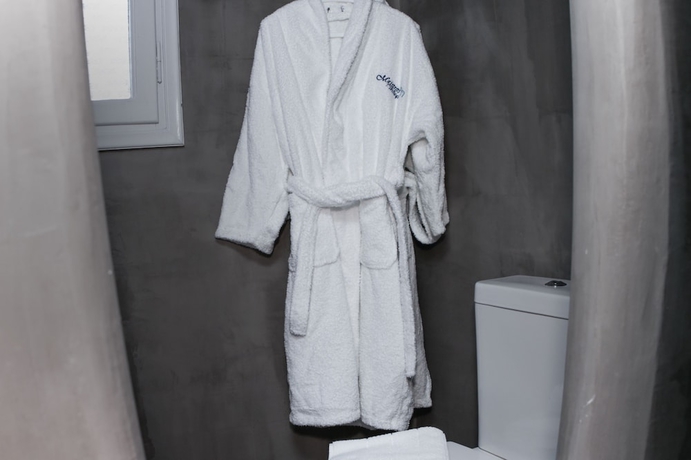 Imagen de la habitación del Hotel Maistros Village. Foto 7