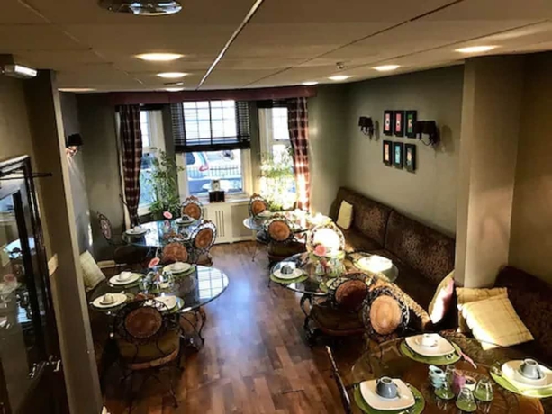 Imagen del bar/restaurante del Hotel Maitrise Hotel Wembley. Foto 4