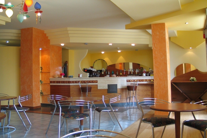 Imagen del bar/restaurante del Hotel Maiuri. Foto 3