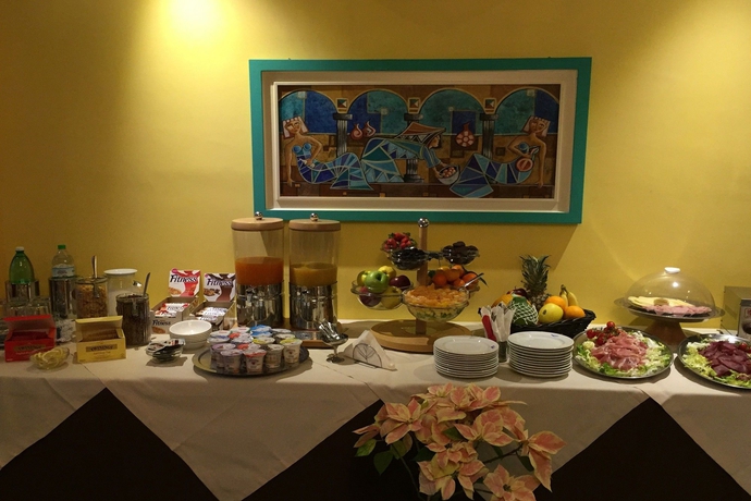 Imagen del bar/restaurante del Hotel Maiuri. Foto 5