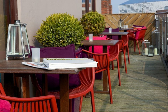 Imagen de los exteriores del Hotel Maiyango. Foto 12