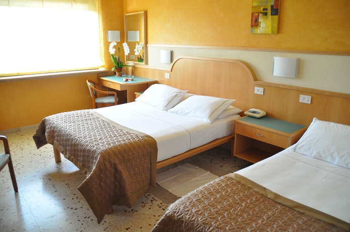 Imagen de la habitación del Hotel Maja, PESCARA. Foto 7