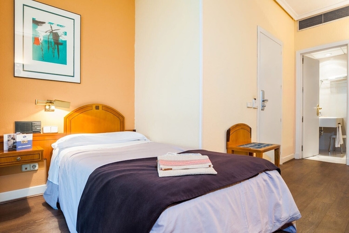 Imagen de la habitación del Hotel Majadahonda. Foto 16