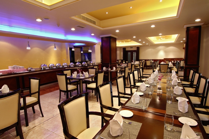 Imagen del bar/restaurante del Hotel Majan Continental. Foto 3