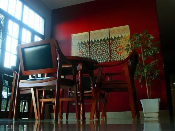 Imagen del bar/restaurante del Hotel Majaravique Sevilla. Foto 5