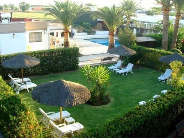 Imagen de los exteriores del Hotel Majaravique Sevilla. Foto 17