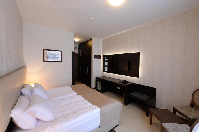 Imagen de la habitación del Hotel Majdan. Foto 7