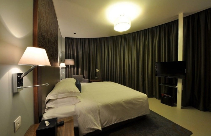 Imagen de la habitación del Hotel Majestic Arjaan By Rotana. Foto 8