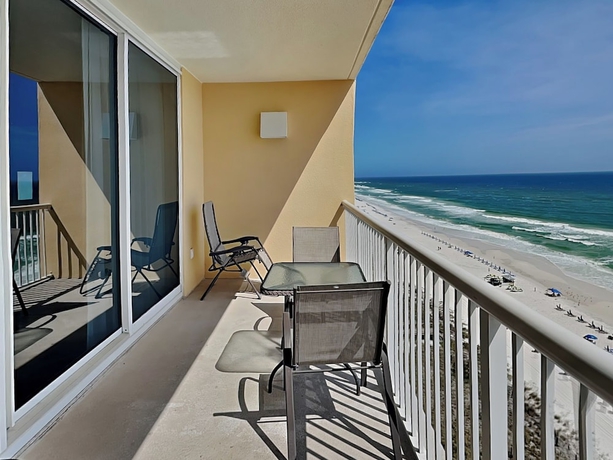 Imagen de los exteriores del Hotel Majestic Beach Resort by Southern Vacation Rentals. Foto 18
